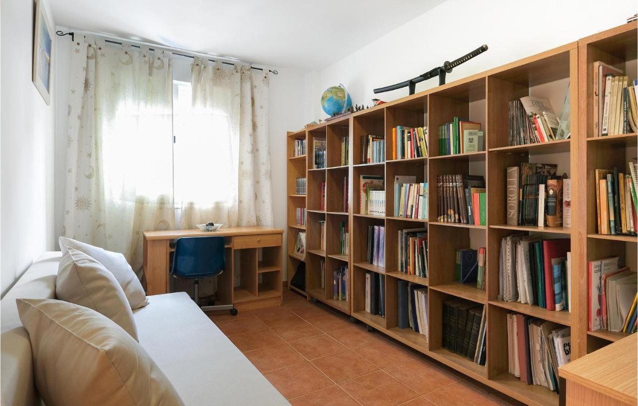 3 Bedroom Awesome Home In La Algaba エクステリア 写真